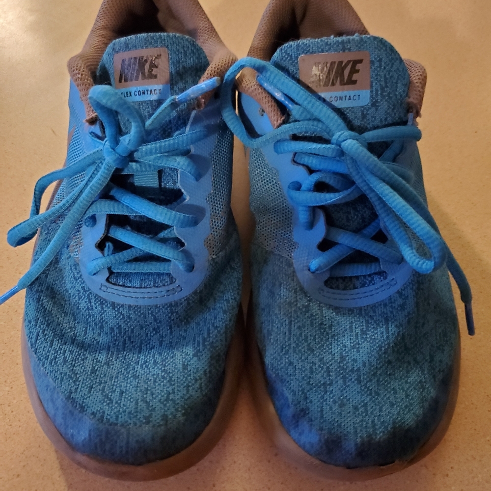 Nike Flex Contact Boys Sneakers size 4Y 5Y